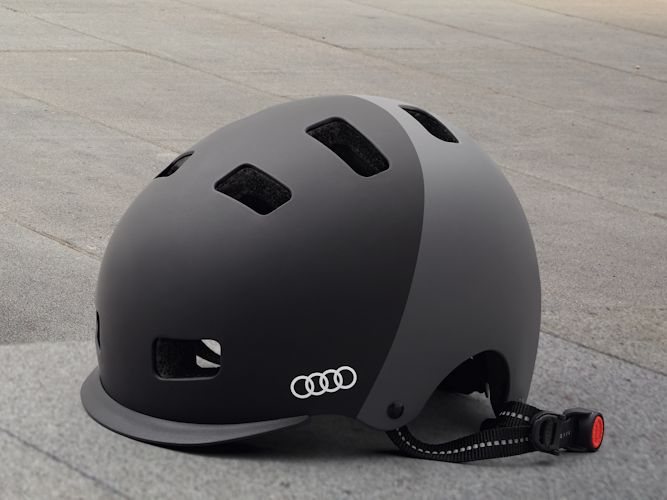 Audi hjelm